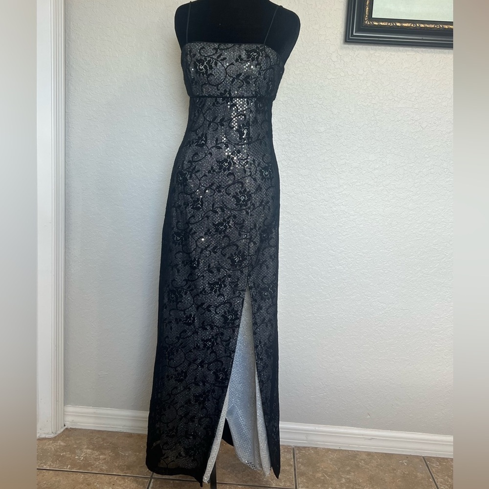 Morgan and Co by Linda Bernell Elegant Black Lace Evening Gown caja 3